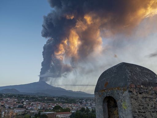 Italy’s Mount Etna erupts again, sends ash plume 32,000 feet into sky