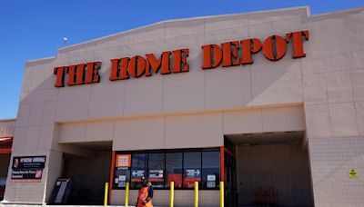 Home Depot trims guidance with anxiety about the broader economy up among contractors and homeowners