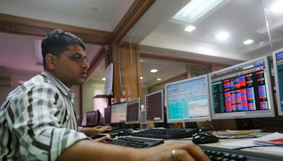 Foreigners sell nearly $1 billion in Indian equities in two days since budget