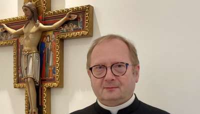 Pope Francis appoints first Catholic bishop with Anglican heritage for UK ordinariate