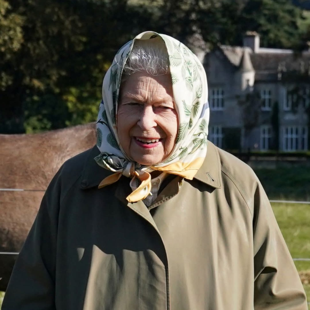 Queen Elizabeth Hilariously Told Tourists in Balmoral She'd Never Met the Queen