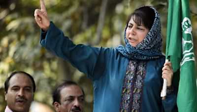 'DGP treating Kashmiris as Pakistanis': Mehbooba Mufti lashes out at J&K top cop