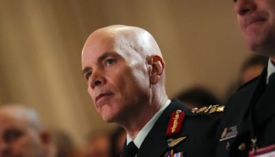 Michael Higgins: Retiring defence chief says buckle up, Canada, we’re on cusp of war