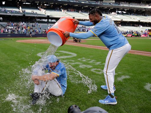 Willy Adames collects 4 RBIs as Milwaukee Brewers end season-long 3-game losing streak with 9-3 win Sunday