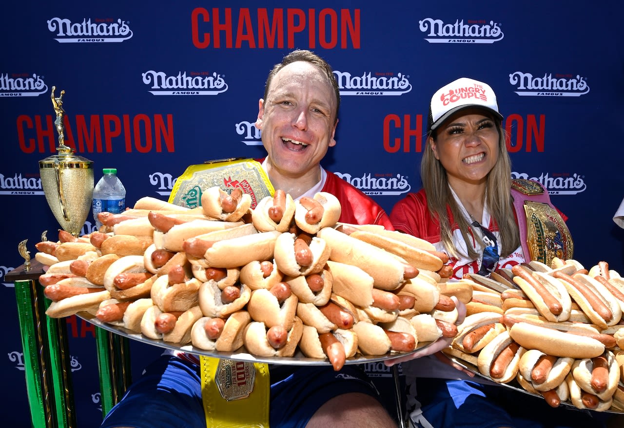 Joey Chestnut to compete in another Fourth of July hot dog eating contest following “ban:” how to watch