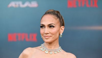 Jennifer Lopez's Solo Appearance on the Red Carpet Speaks Volumes About Ben Affleck Marriage