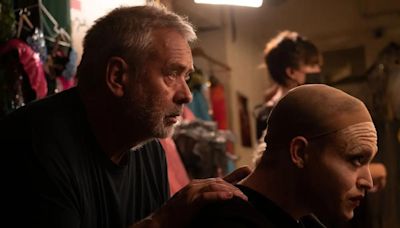 Luc Besson presenta 'Dogman' tras ser absuelto de violación: 'Cada uno lidia sus demonios como quiere, o puede. Hay quien bebe o se droga. Yo me dedico a escribir'