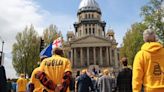 Hundreds of gun owners rally at Illinois Statehouse