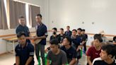 台南警進入工廠，對移工進行犯罪預防宣導，反毒、打詐無國界 | 蕃新聞