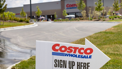 New Costco opens in northwest Omaha on Friday, bringing signature hotdogs, popcorn and cakes