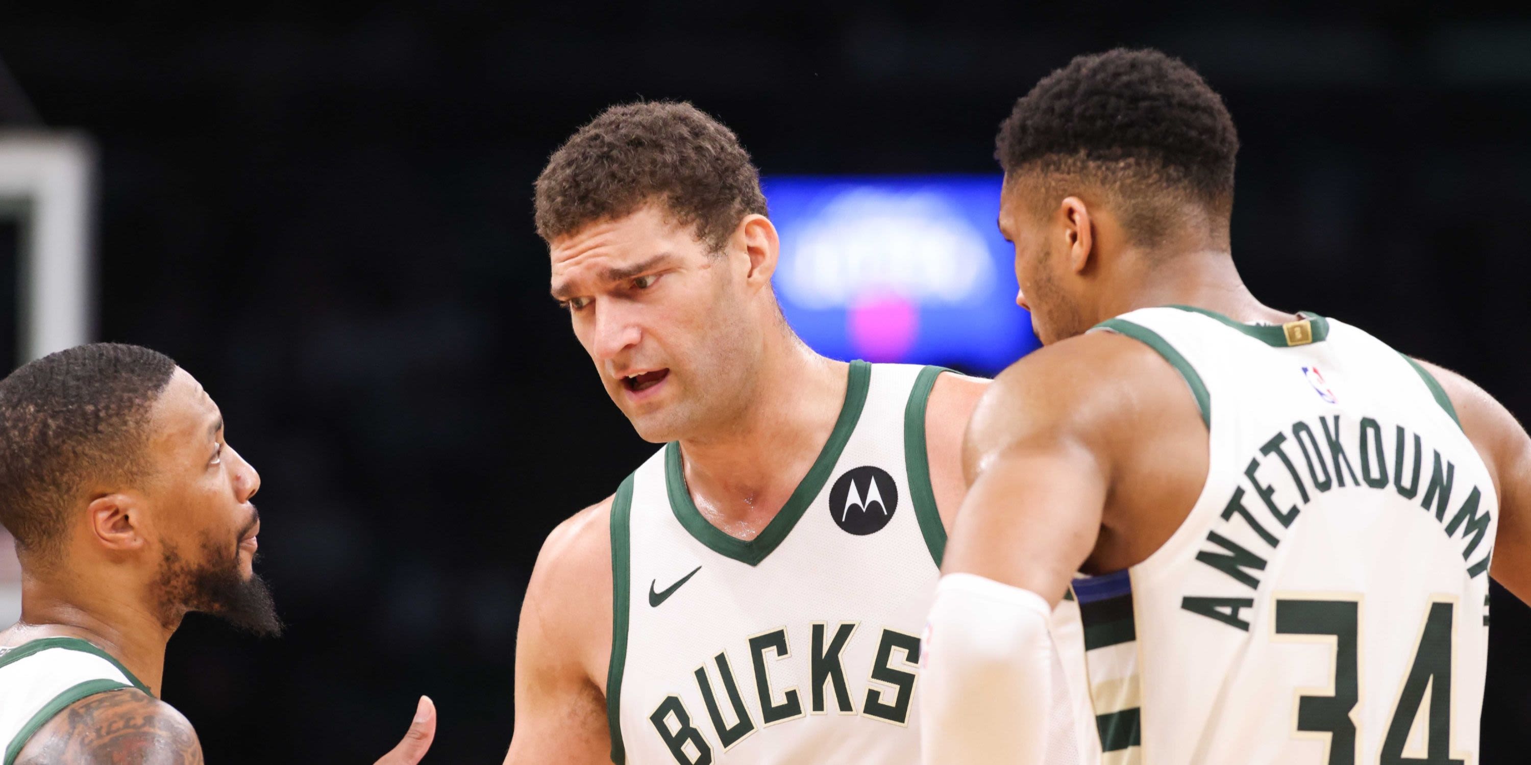 3 Landing Spots For Bucks' Brook Lopez Amid Trade Rumors