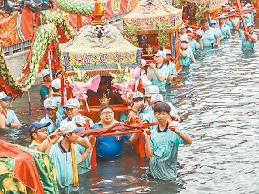 嘉縣 衝水路迎客王 布袋熱鬧滾滾