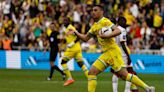 Nantes multa a delantero egipcio por negarse lucir camiseta con colores arcoíris