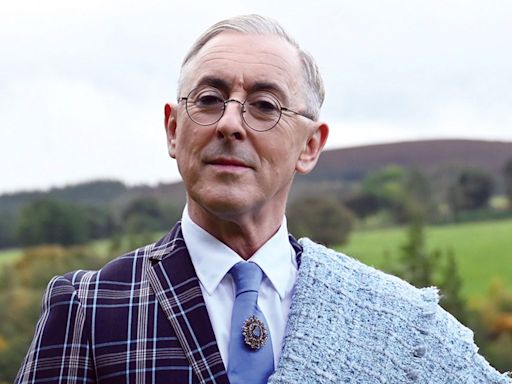 Alan Cumming Insists, “I Act My Socks Off in ‘The Traitors’”’