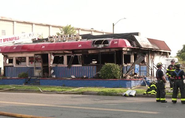 Charlie’s Diner in West Springfield destroyed after fire