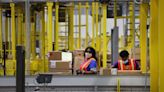 Amazon is hiring for 3,000 holiday jobs in the Memphis area. How to apply.