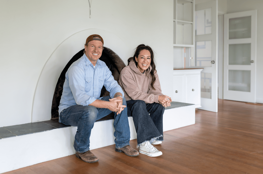 Chip And Joanna Are Back With 'Fixer Upper: The Lake House' And We Have The Trailer