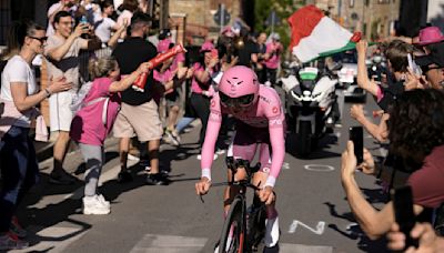 Pogacar sorprende al ganar la contrarreloj en la etapa 7 del Giro de Italia