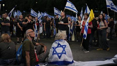 Thousands protest in Jerusalem against Prime Minister Netanyahu's government