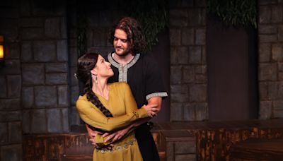 Review: Even on a small stage, North Coast Rep's 'Camelot' really sings