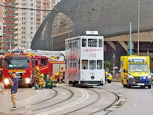 石塘咀外公偕孫女過路捱撞 3歲童捲電車底亡 據悉涉行人衝燈肇禍 | am730