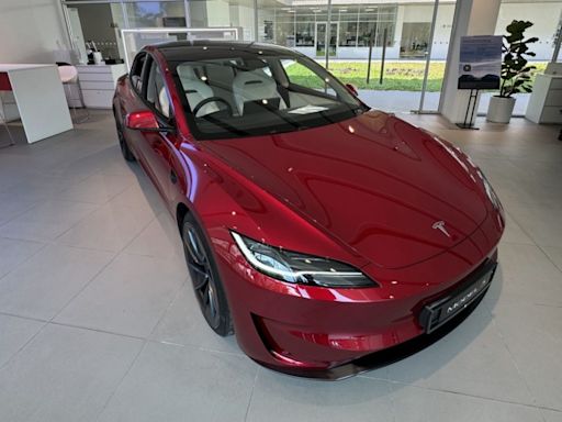 Tesla Malaysia begins Model 3 Performance deliveries, over 100 units this weekend