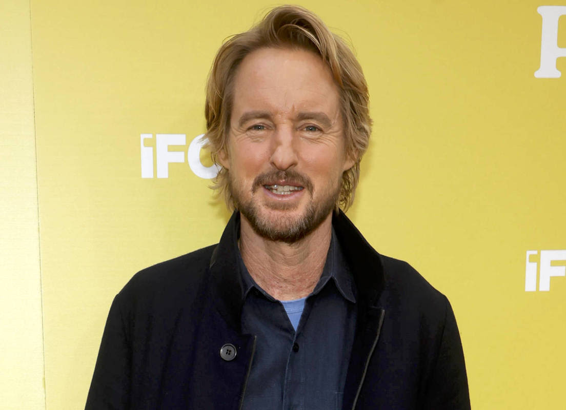 Owen Wilson Makes Rare Appearance With His Young Sons in Enthusiastic New Game Day Footage