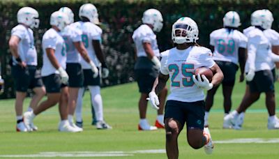 Dolphins rookie Jaylen Wright wants to immerse himself into great RB trio in Miami