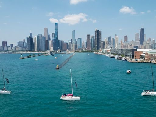 Sanford Burris skippers Maverick to record time in Chicago Yacht Club Race to Mackinac