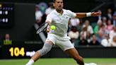 Novak Djokovic se clasificó a la semifinal de Wimbledon sin jugar: su rival se lesionó en el punto final de su anterior partido y se bajó del torneo