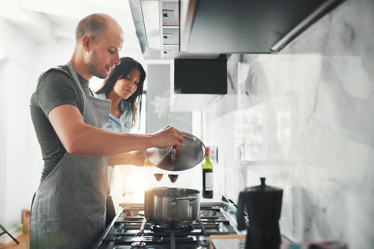Husband faces backlash for refusing to make wife dinner because she won’t make him breakfast
