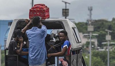 Hundreds flee gang attacks in Haiti capital | Arkansas Democrat Gazette