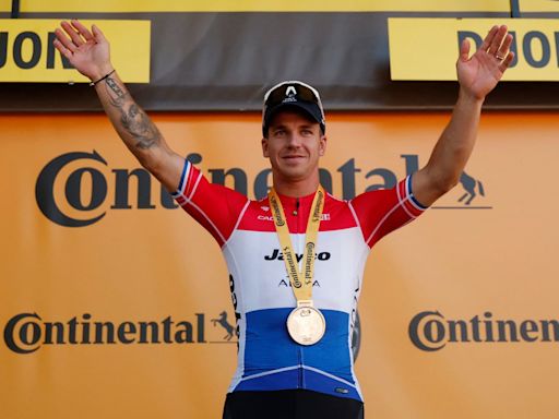 Mark Cavendish misses out as Dylan Groenewegen wins stage six at Tour de France