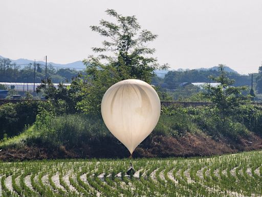 Corea del Norte arroja globos cargados con basura y excrementos en ciudades del Sur
