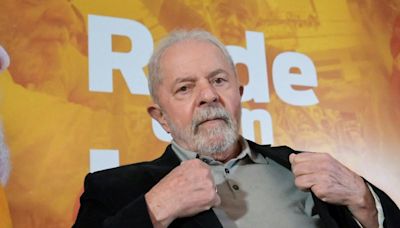 Lula ignora atos do MST e diz que 'faz tempo que sem-terra não invade' no País Por Estadão Conteúdo