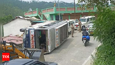 Bus overturns near Uttarakhand's Almora, six injured | Dehradun News - Times of India