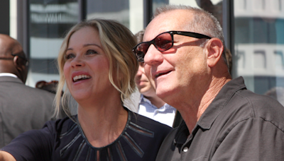 Christina Applegate Gives An Emotional Tribute To "Married... With Children" Co-Star Ed O'Neill