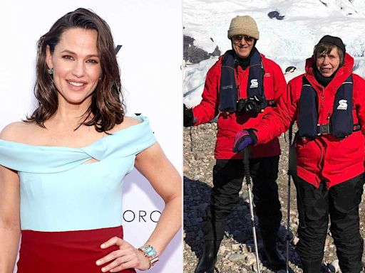 Jennifer Garner Reveals She Once Gifted Her Parents a Cruise to Antarctica: 'Merry Christmas'