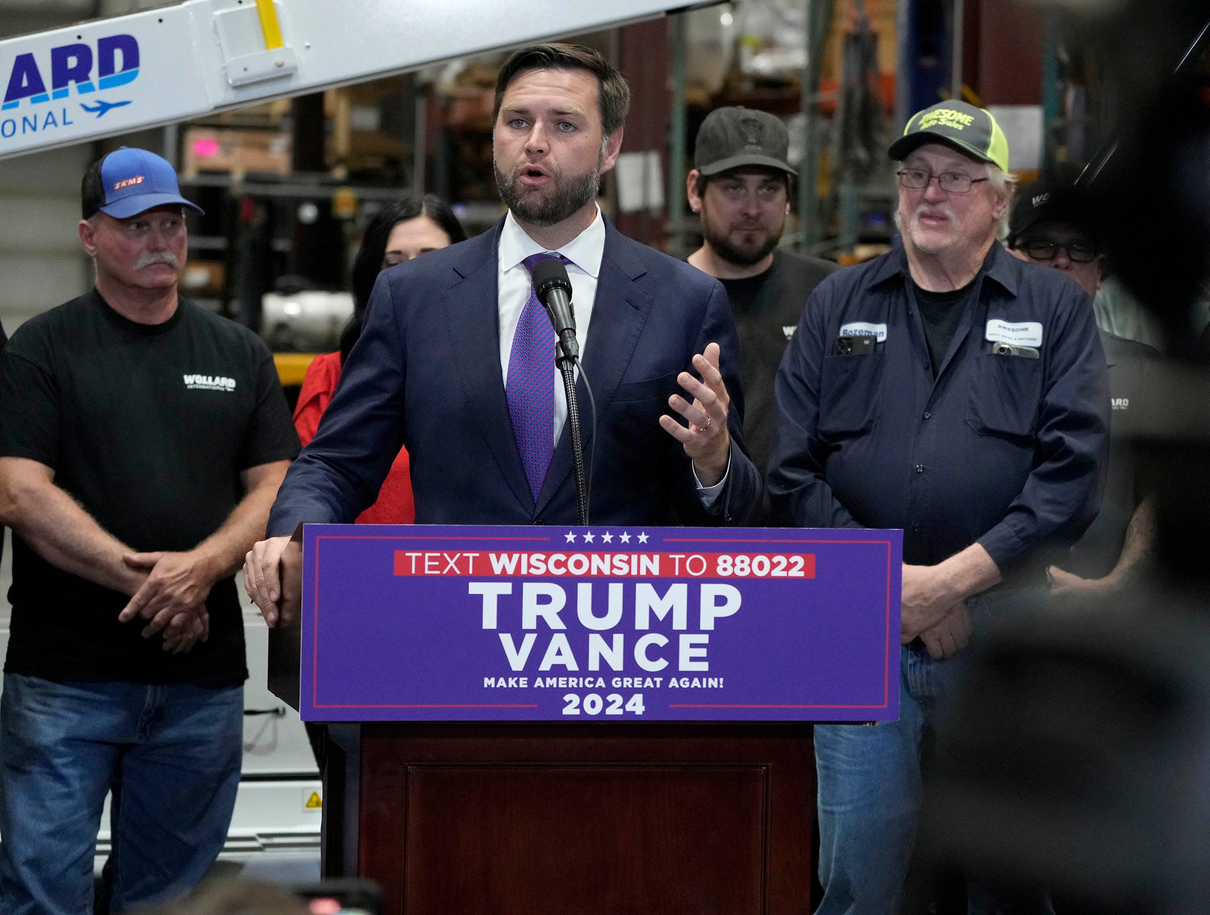 JD Vance slams Kamala Harris in event minutes from her Eau Claire rally with Tim Walz