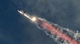Exitosa misión de SpaceX: el cohete más grande del mundo logró regresar a la Tierra