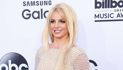 Britney Spears informa que podría requerir cirugía por su lesión en el pie - La Opinión