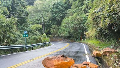 震不停+雨勢 阿里山公路出現落石