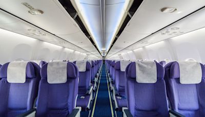 United Airlines Flight Attendant Creates Seating Blockade