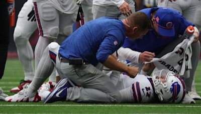 Neuroscientist wants the NFL to investigate Josh Allen’s apparent head injury, despite the QB passing a concussion check | CNN