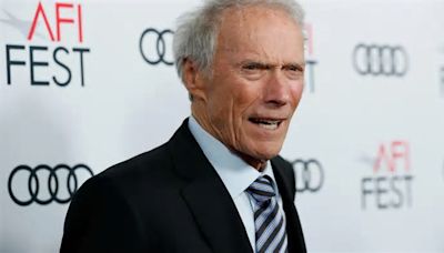 El actor Clint Eastwood reaparece y lo hace con un impactante cambio en su aspecto