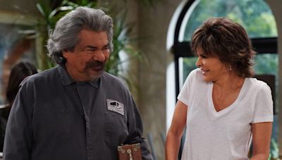 Real Housewife Lisa Rinna guest stars on ‘Lopez vs Lopez’