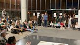 Una treintena de estudiantes mantiene el encierro en la Universidad de Málaga en apoyo al pueblo palestino