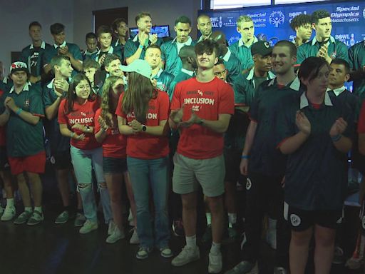 Revolution players help raise $100,000 for Special Olympics at "Bowl for a Goal"