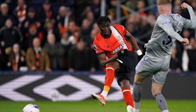 Elijah Adebayo earns Luton valuable point against Everton with superb equaliser | BreakingNews.ie