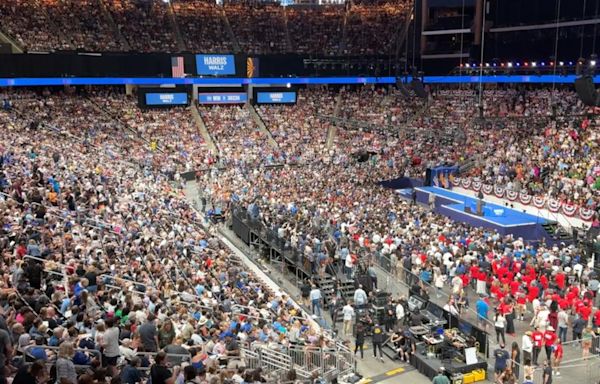 Kamala Harris, Tim Walz rally in front of sold-out crowd in Glendale: Live updates